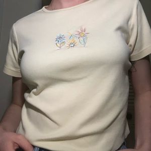 Light yellow flower tee